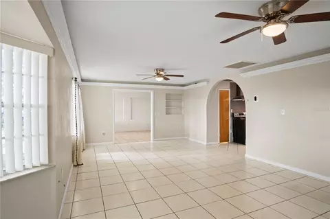 Living - 805 Center St, Dundee, FL 33838 photo 3 of 7