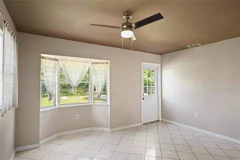 Living - 805 Center St, Dundee, FL 33838 photo 7 of 7