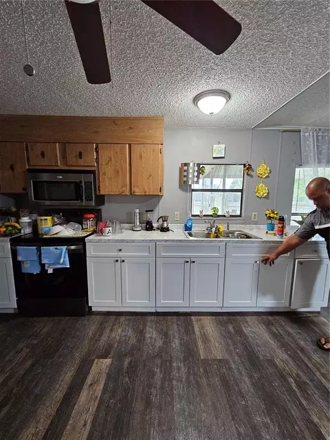 Kitchen - 6980 NE 4th Ln, Ocala, FL 34470 photo 1 of 4