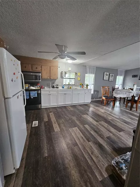 Kitchen - 6980 NE 4th Ln, Ocala, FL 34470 photo 3 of 4