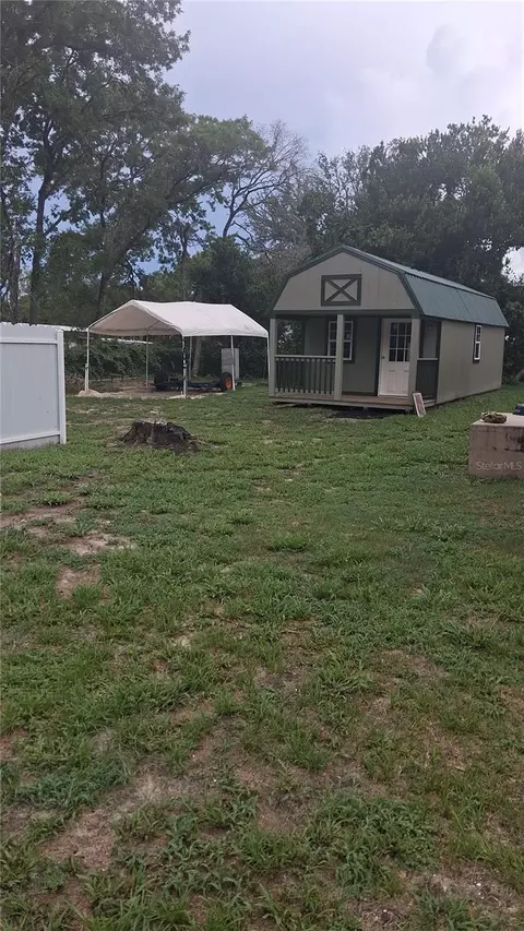 Exterior - 6980 NE 4th Ln, Ocala, FL 34470 photo 7 of 9