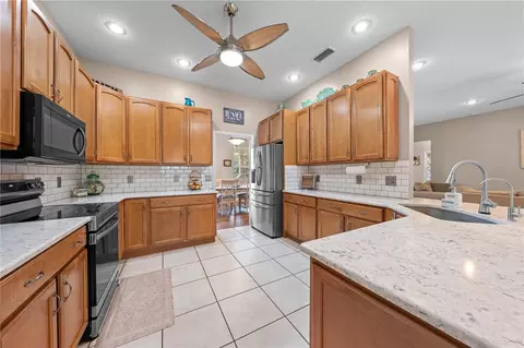 Kitchen - 1803 Charles Ct, Saint Cloud, FL 34771 photo 3 of 4