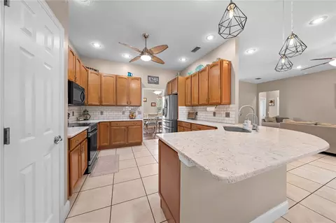 Kitchen - 1803 Charles Ct, Saint Cloud, FL 34771 photo 2 of 4