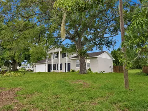 118 2nd St NW, Ruskin, FL 33570
