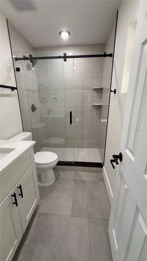 Bath - 606 Ridgewood Ave, Dundee, FL 33838 photo 5 of 5