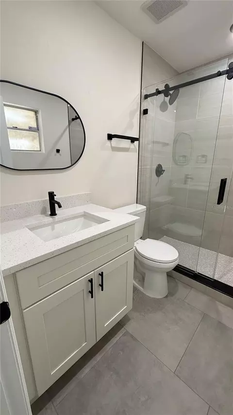 Bath - 606 Ridgewood Ave, Dundee, FL 33838 photo 4 of 5