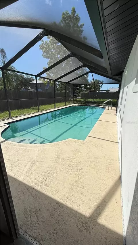 Exterior - 606 Ridgewood Ave, Dundee, FL 33838 photo 2 of 3