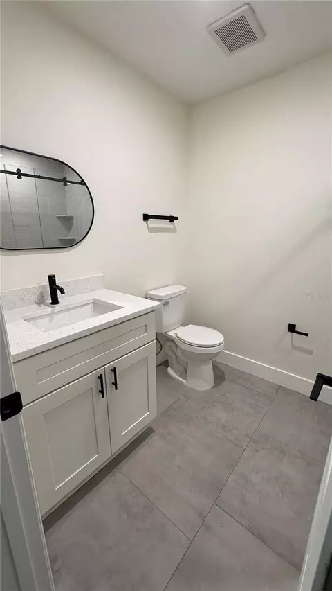Bath - 606 Ridgewood Ave, Dundee, FL 33838 photo 1 of 5