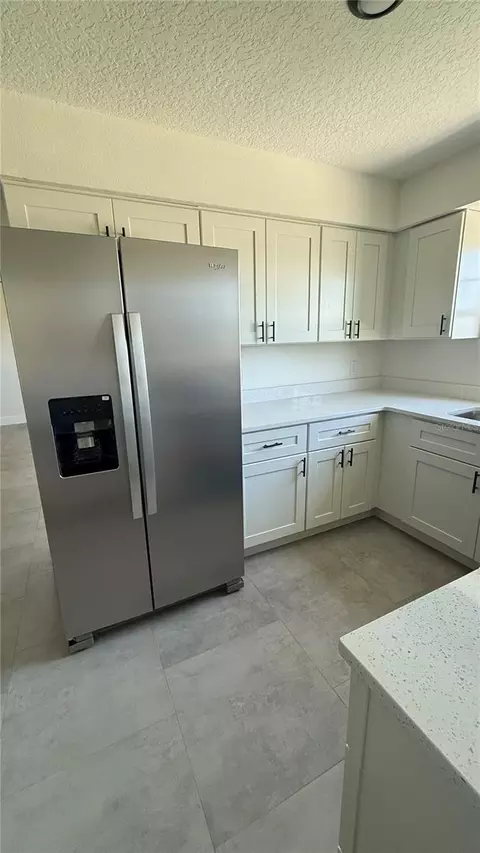 Kitchen - 606 Ridgewood Ave, Dundee, FL 33838 photo 5 of 6