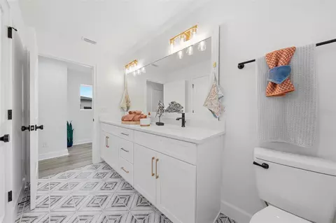 Bath - 1012 Farmstead St, Eustis, FL 32736 photo 6 of 7