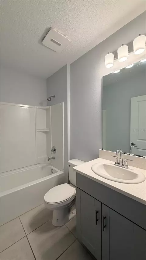 Bath - 486 Pine Tree Bridge Trl, Saint Cloud, FL 34772 photo 3 of 4