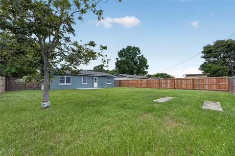 Exterior - 237 California Ave, Saint Cloud, FL 34769 photo 6 of 10