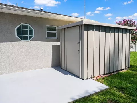 Exterior - 13402 Copper Head Dr, Riverview, FL 33569 photo 3 of 5