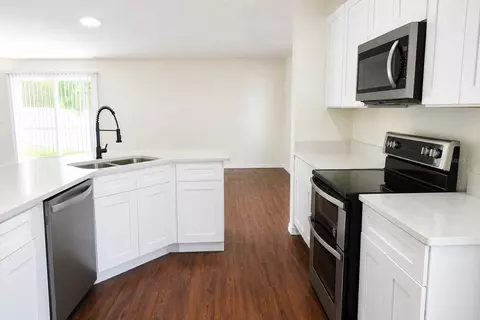 Kitchen - 13402 Copper Head Dr, Riverview, FL 33569 photo 6 of 6