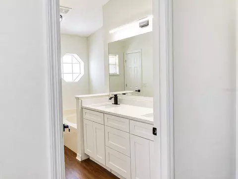 Bath - 13402 Copper Head Dr, Riverview, FL 33569 photo 3 of 5