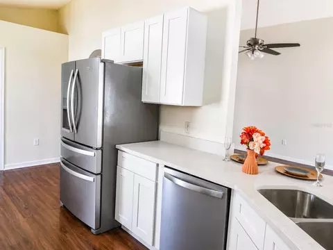 Kitchen - 13402 Copper Head Dr, Riverview, FL 33569 photo 3 of 6