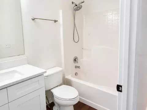 Bath - 13402 Copper Head Dr, Riverview, FL 33569 photo 2 of 5