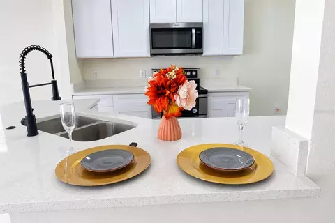 Kitchen - 13402 Copper Head Dr, Riverview, FL 33569 photo 2 of 6