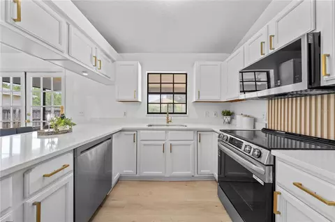 Kitchen - 1620 Christa Ct, Saint Cloud, FL 34772 photo 4 of 6
