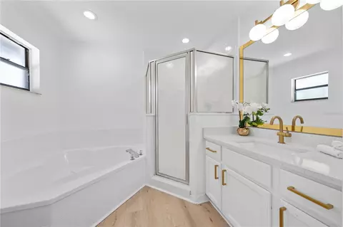 Bath - 1620 Christa Ct, Saint Cloud, FL 34772 photo 2 of 4
