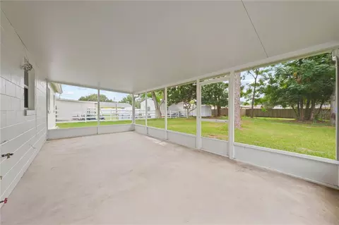 Exterior - 224 California Ave, Saint Cloud, FL 34769 photo 8 of 10