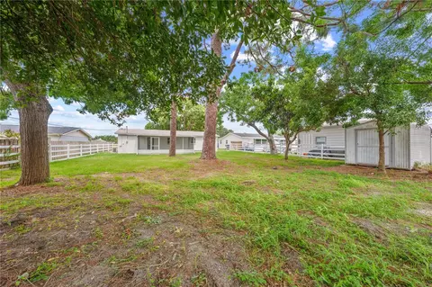 Exterior - 224 California Ave, Saint Cloud, FL 34769 photo 7 of 10