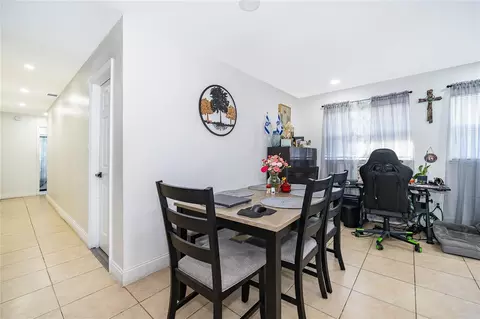 Entry Way - 10 E Celeste St, Apopka, FL 32703 photo 1 of 1