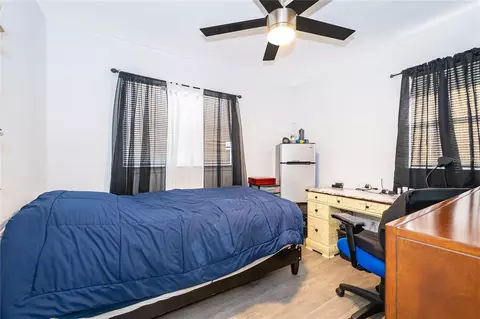 Bedroom - 10 E Celeste St, Apopka, FL 32703 photo 3 of 4
