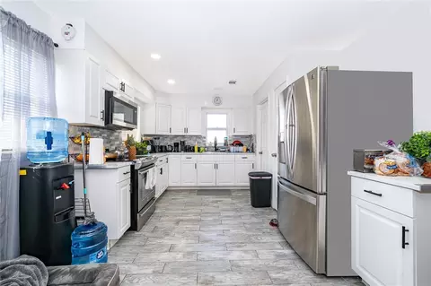 Kitchen - 10 E Celeste St, Apopka, FL 32703 photo 1 of 2