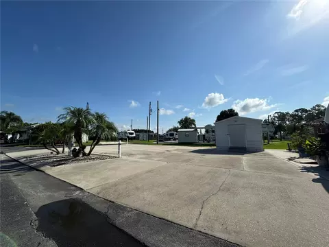 1389 Shipwreck Ln, Saint Cloud, FL 34771 photo 4