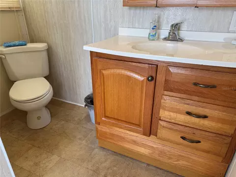 Bath - 1405 Starboard Dr, Saint Cloud, FL 34771 photo 4 of 4