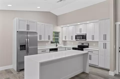 Kitchen - 910 Whisler Ct, Saint Cloud, FL 34769 photo 3 of 3