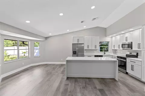 Kitchen - 910 Whisler Ct, Saint Cloud, FL 34769 photo 2 of 3