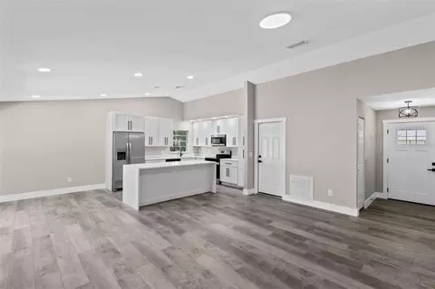 Entry Way - 910 Whisler Ct, Saint Cloud, FL 34769 photo 1 of 3