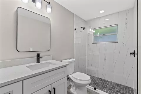 Bath - 910 Whisler Ct, Saint Cloud, FL 34769 photo 3 of 3
