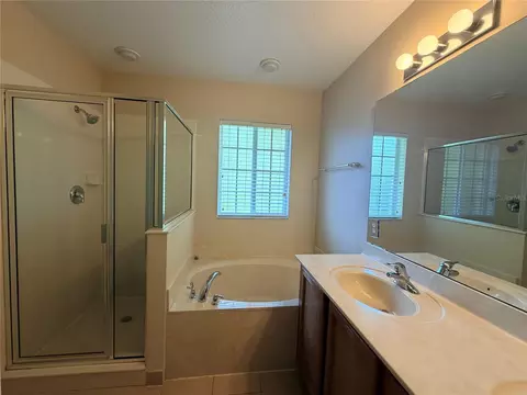 10703 Regent Square Dr #1801, Orlando, FL 32825