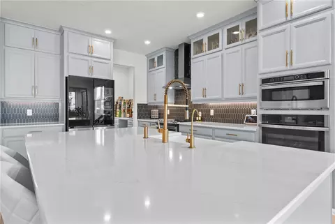 Kitchen - 4979 Rain Shadow Dr, Saint Cloud, FL 34772 photo 7 of 12