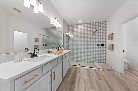 Bath - 4979 Rain Shadow Dr, Saint Cloud, FL 34772 photo 3 of 8