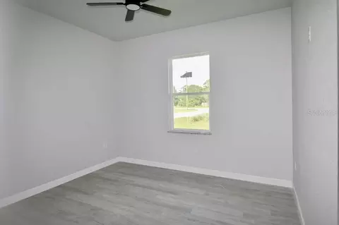Bedroom - 4200 Leaf Rd, Sebring, FL 33875 photo 3 of 4