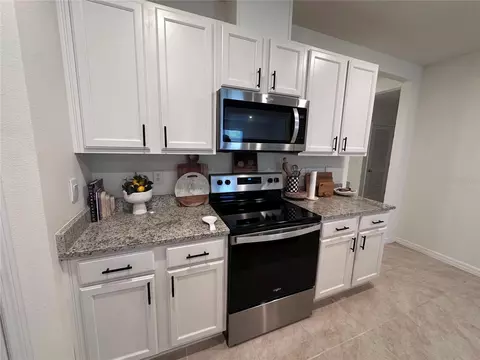 Kitchen - 5189 Barombi Bnd, Saint Cloud, FL 34772 photo 5 of 6