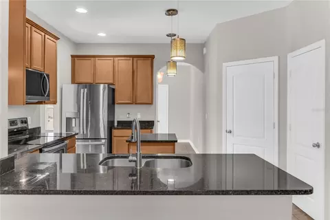 Kitchen - 847 Ayden Oak Ln, Ocoee, FL 34761 photo 4 of 5