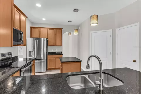 Kitchen - 847 Ayden Oak Ln, Ocoee, FL 34761 photo 3 of 5