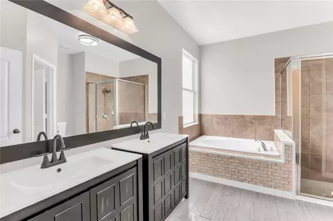 Bath - 847 Ayden Oak Ln, Ocoee, FL 34761 photo 1 of 3