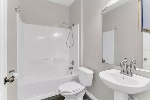 Bath - 847 Ayden Oak Ln, Ocoee, FL 34761 photo 3 of 3