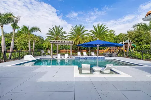 Exterior - 5526 Marleon Dr, Windermere, FL 34786 photo 9 of 20