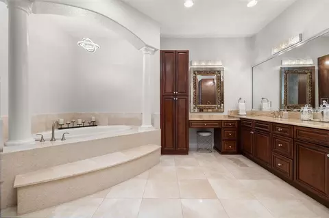 Bath - 5526 Marleon Dr, Windermere, FL 34786 photo 1 of 9