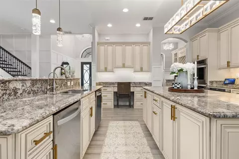Kitchen - 5526 Marleon Dr, Windermere, FL 34786 photo 4 of 5