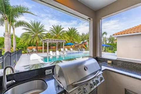 Exterior - 5526 Marleon Dr, Windermere, FL 34786 photo 6 of 20