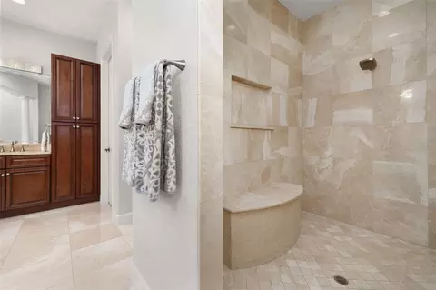 Bath - 5526 Marleon Dr, Windermere, FL 34786 photo 5 of 9
