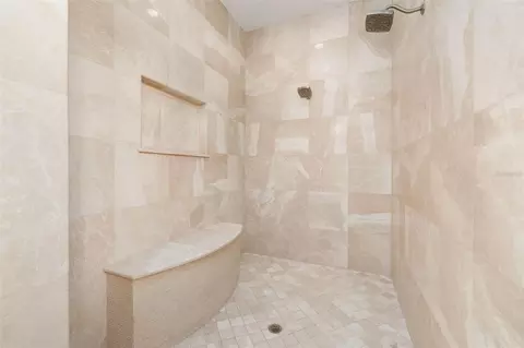 Bath - 5526 Marleon Dr, Windermere, FL 34786 photo 4 of 9